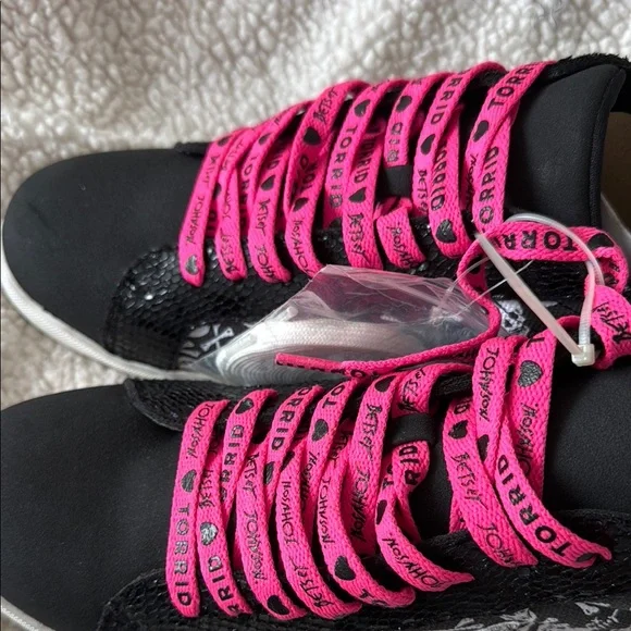 Betsy Johnson sneakers - Picture 2 of 6